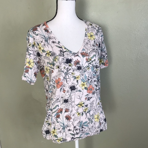 Lucky Brand Tops - Lucky Brand NWT Floral V Neck Top Size S